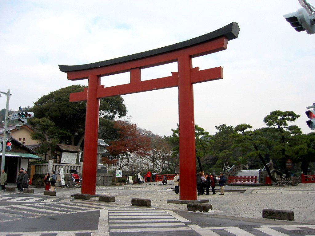 TsurugaokaHachimanTorii.jpg