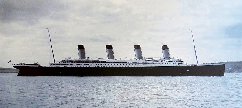 800px-Titanic-Cobh-Harbour-1912.JPG