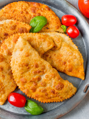 chebureki-na-kefirnom-teste-300x400.jpg